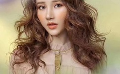 老师露出两个奶球让我吃奶头